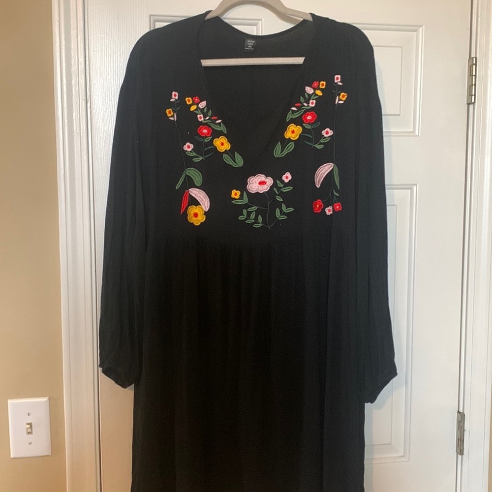 Shein Curve Embroidered Tunic
